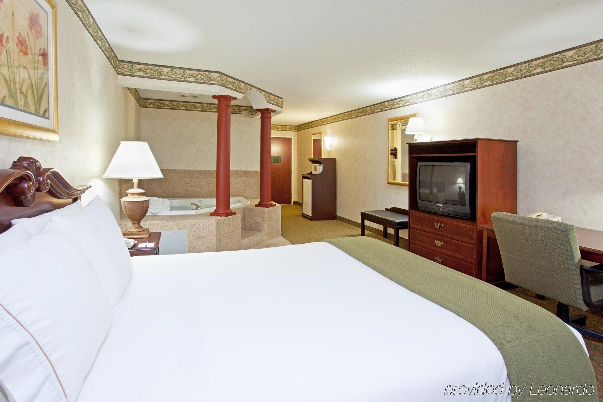 Holiday Inn Express Hotel & Suites Youngstown - North Lima/Boardman, An Ihg Hotel Pokój zdjęcie